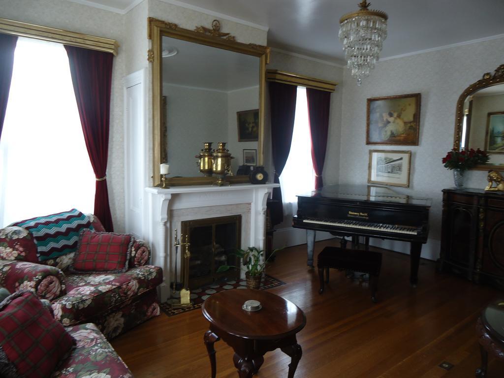 Governor'S Mansion Inn Miramichi Kültér fotó