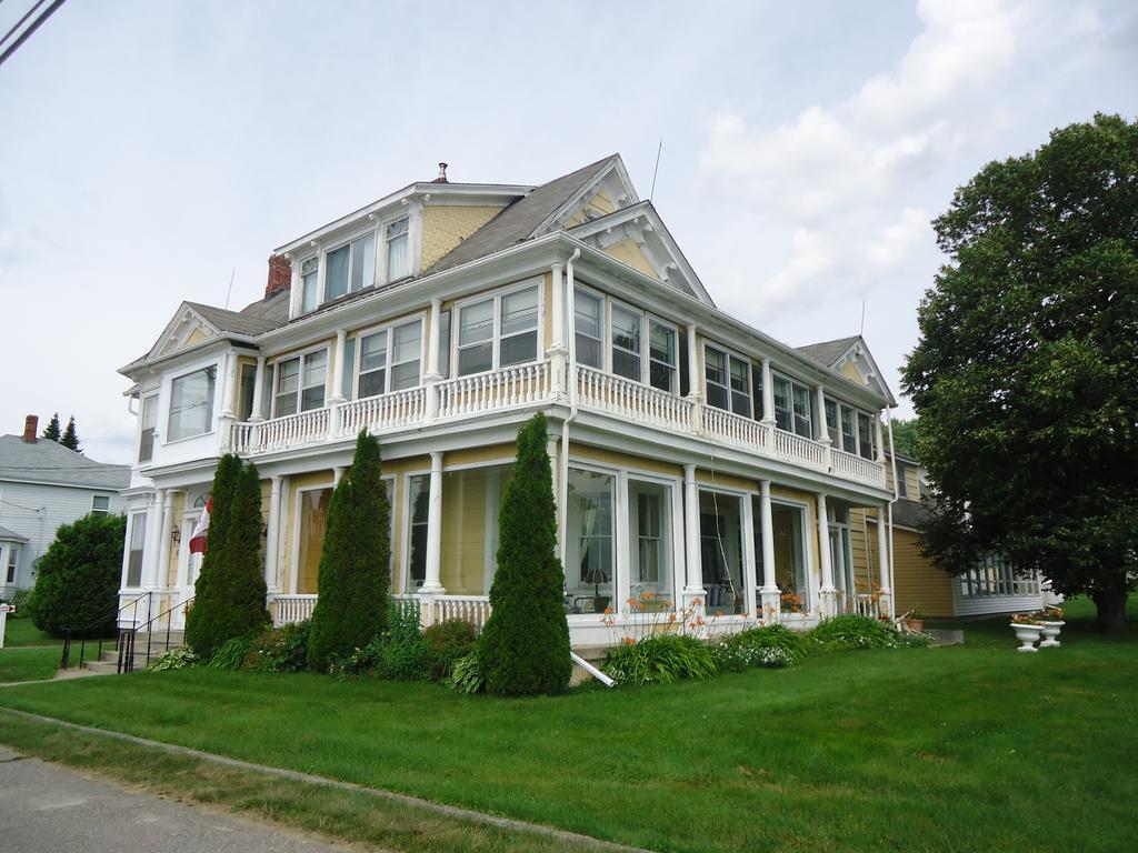 Governor'S Mansion Inn Miramichi Kültér fotó